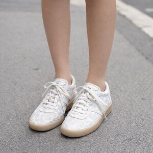 Adidas Sam Smith life style jacquard camo sneakers #EE4676 women’s size 6 EUC